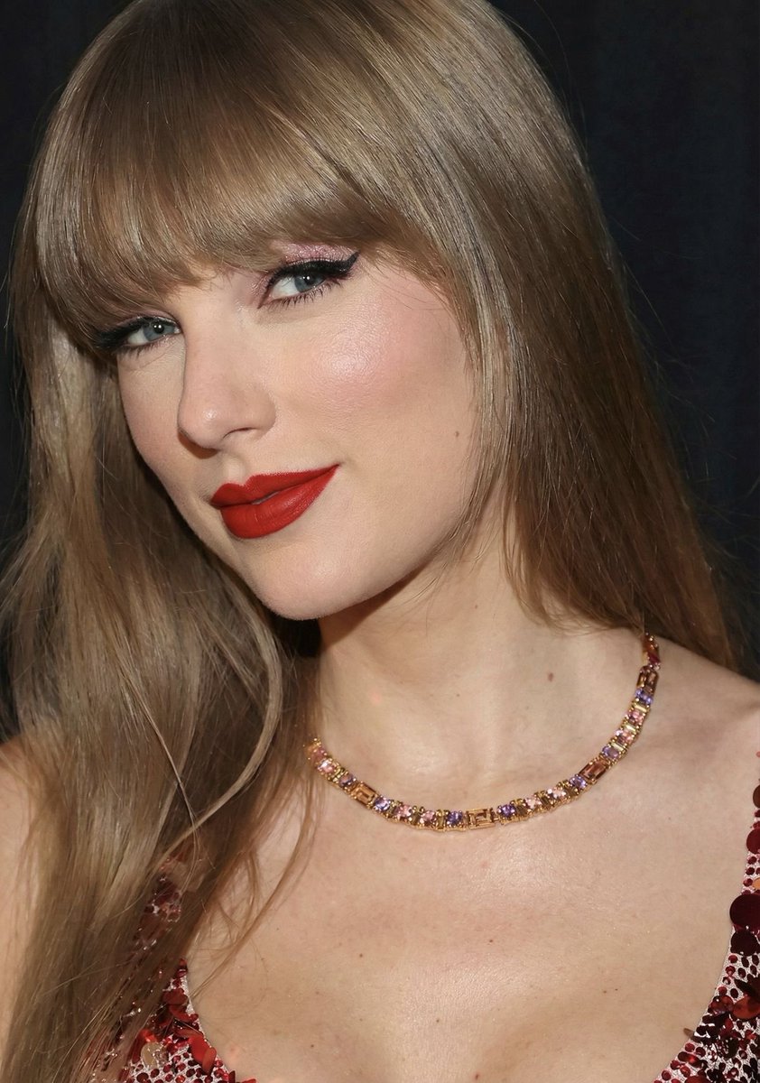 TaylorSwift5k's tweet photo. 🎶🫦 https://t.co/0N0G9OfP20
