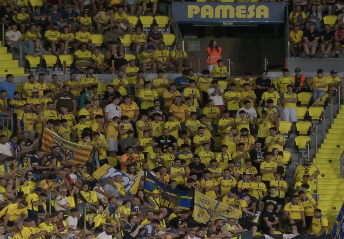 forzagroga2's tweet photo. Honor hoy a la grada, eh 💛 https://t.co/975SOnFFJm