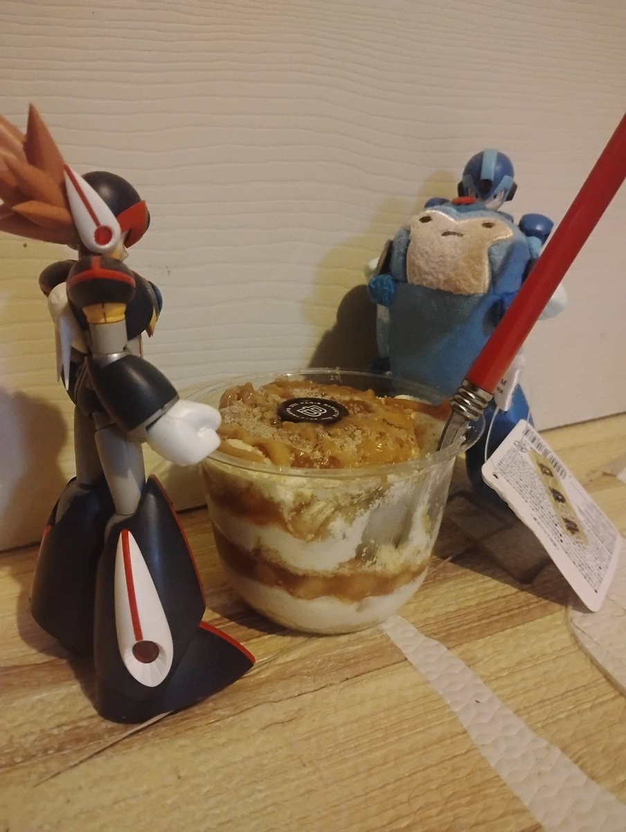 Starry_Duelist's tweet photo. Finished all my algebra assignments so I get to reward myself with a treat~ https://t.co/1oXG3x48cV