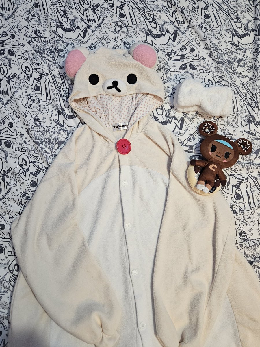 fluttrslugz's tweet photo. clothez n goodiez mi bfs mom gave 2 me !!! https://t.co/QkAWeJ1CdY
