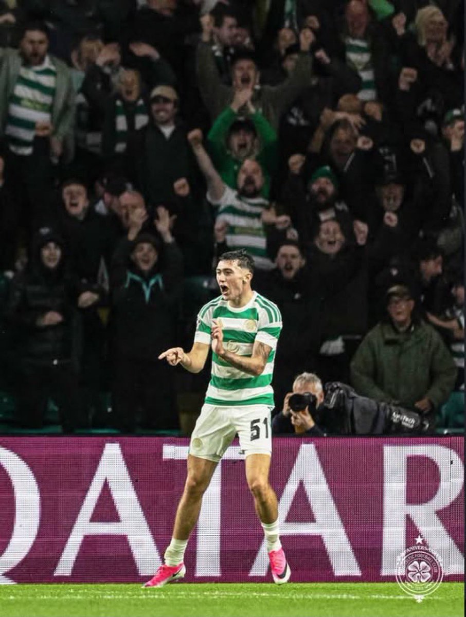 ewancorky's tweet photo. One player over the past few weeks that can hold his head up. 20 years old and Colby Donovan has done himself, his family and Celtic proud. The boy has tried his fucking heart out and played really well! Through adversity comes strength 💪🏼 https://t.co/eEy7bTQNvp