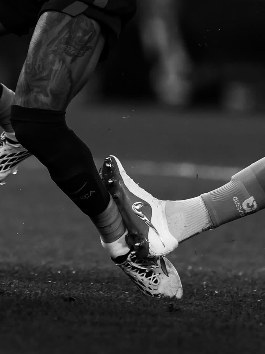 SalamLFC's tweet photo. Guess the card that was given to the player. https://t.co/dHp2hYlUOo