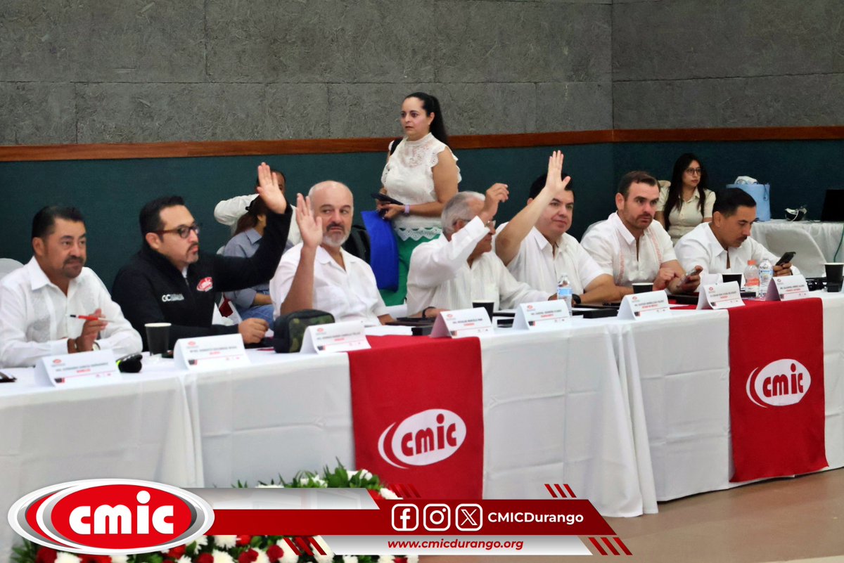 cmicdurango's tweet photo. 🏗️ Tercera Sesión de Consejo Directivo de CMIC Nacional

Nuestro presidente, Edgar Iram Ciceña Mejorado, estuvo presente en la Tercera Sesión de Consejo Directivo de la @cmicnacional con sede en @bcscmic, encabezada por nuestro presidente nacional, @lmendezjaled. https://t.co/2MNyM20xAk