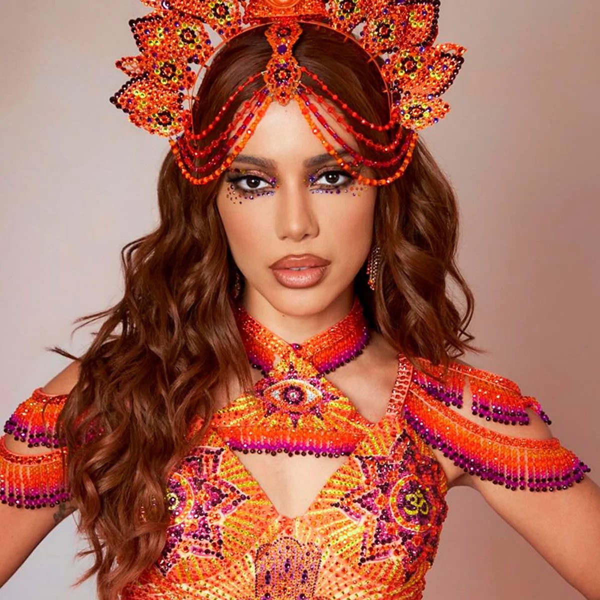 antmary_'s tweet photo. “Podemos esperar tudo de Anitta no carnaval. Ela não manda só no Brasil e na Sapucaí, Anitta manda no Mundo” Diz presidente da Grande Rio https://t.co/yuTqUxAPdW