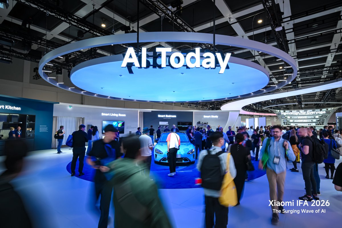 XiaomiColombia's tweet photo. 👀 Abrir la puerta es solo el comienzo.

 Desde #IFA2026 compartimos algunos de los mejores momentos de Xiaomi Auto, donde los visitantes tuvieron la oportunidad de conocer de cerca los vehículos Xiaomi y explorar cada detalle de su diseño, tecnología e innovación.

 #XiaomiAuto #XiaomiColombia #IFA2026