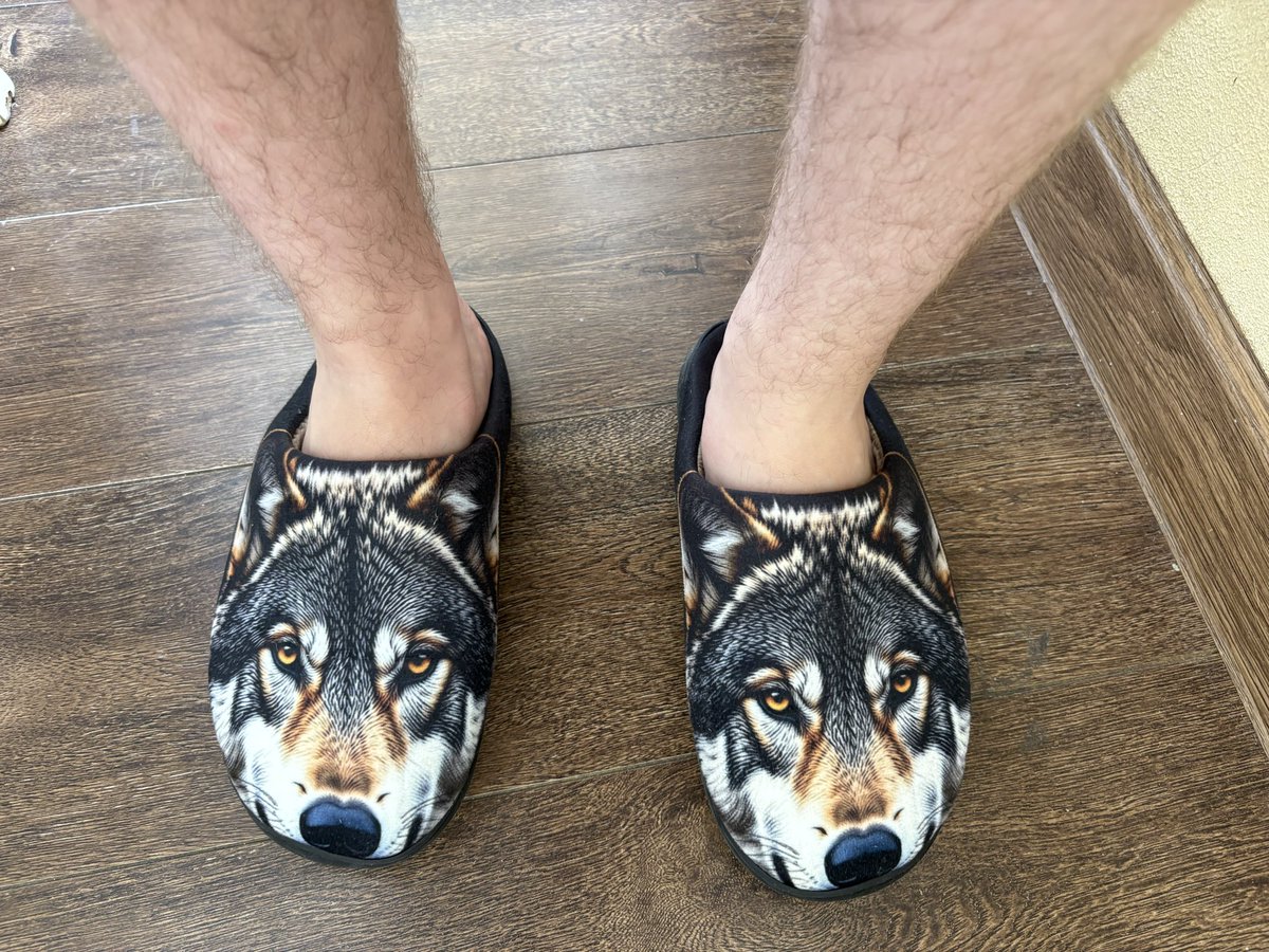 Musl1k's tweet photo. Who likes my feet-❤️ https://t.co/bPv9h7wTfZ