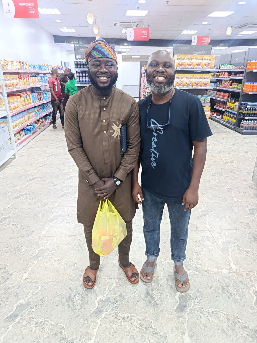 peng_writer's tweet photo. I was at MarketSense yesterday, to identify with a leader and mentor, Mr Ahmad Lawal of Hairsense.

He's an affable entrepreneur who continues to create productive enterprise and I hope MarketSense, the latest in his portfolio will also be productive.

MarketSense is located inside Palms Mall, Ilorin, just beside Hairsense.

Kindly walk in when you are in the mall to get one or two at discounted prices.