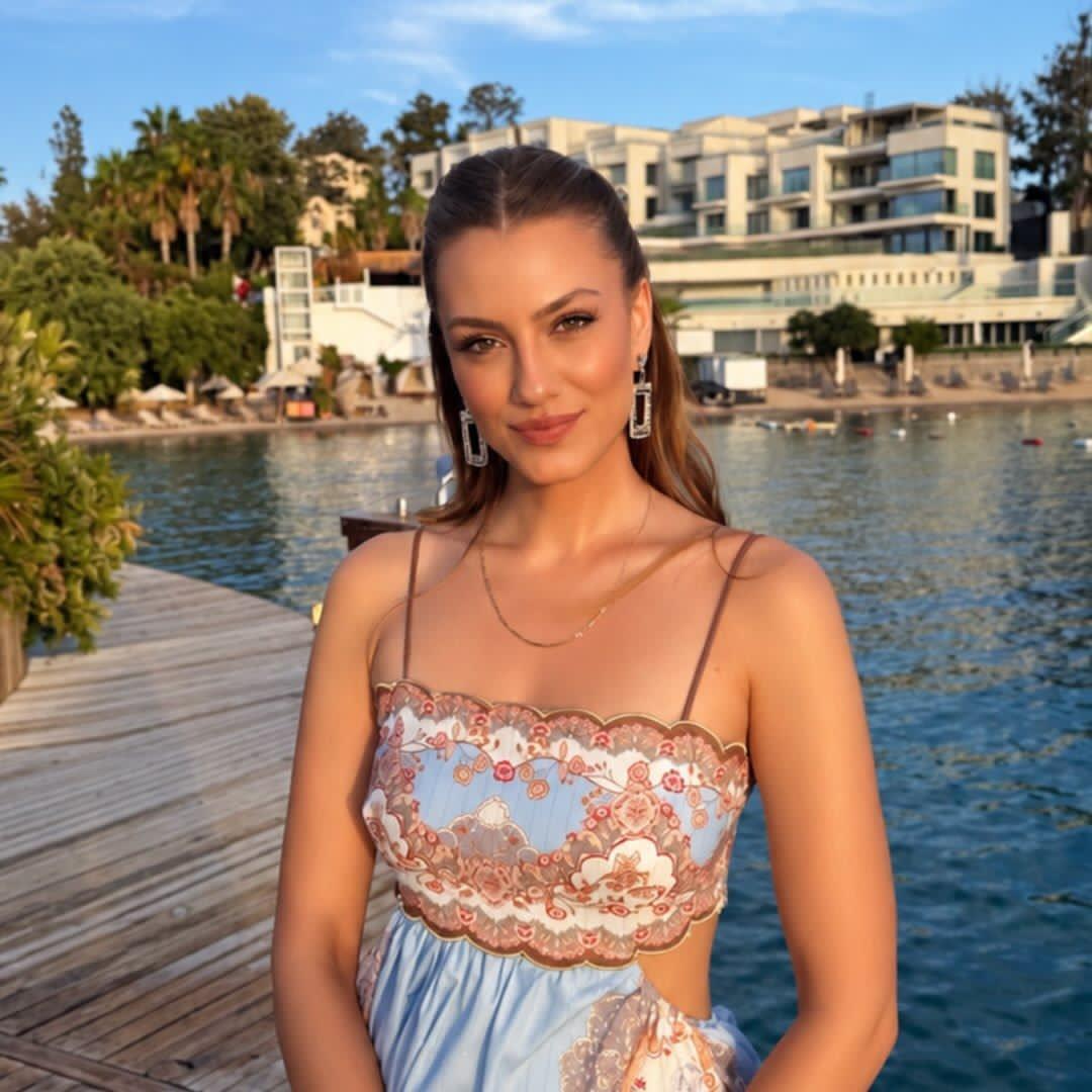 nottforyou__'s tweet photo. •Ilkim was at Villa Azur Bodrum, and it’s obv a famous tourist resort, anyone who goes there isn’t automatically connected to Emin.

•So don’t connect her with Emin without any proof Emin has nothing to do with this girl 

He can't have diff gfs every day

#arafta #EminGünenç https://t.co/osnb1OLu2E
