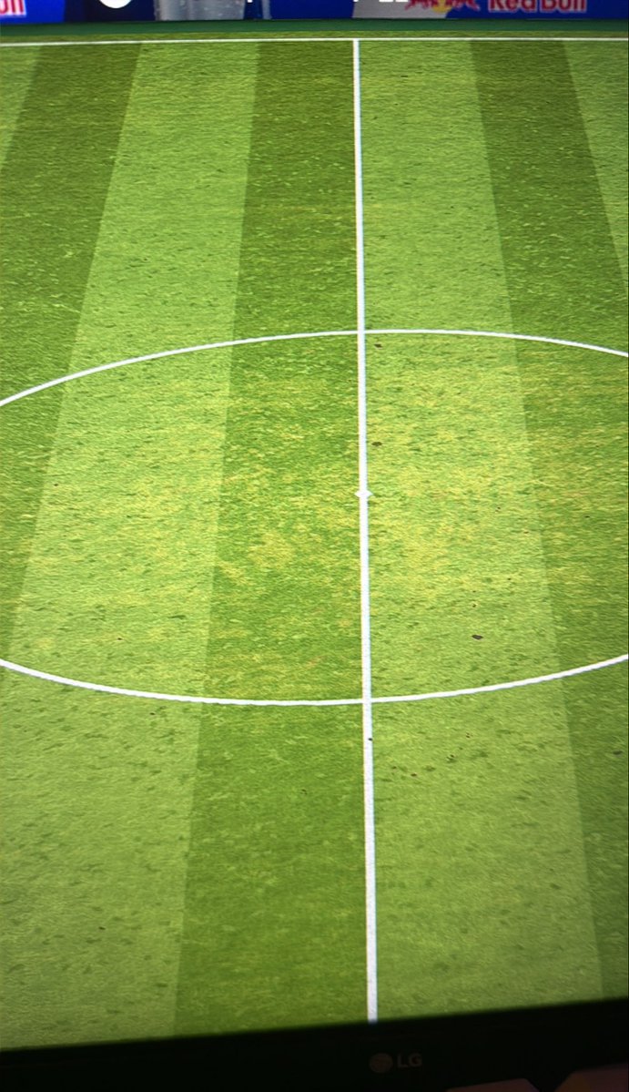 itzMD15's tweet photo. Ffs @EASPORTSFC fix ur servers https://t.co/qeCD1SNoKj