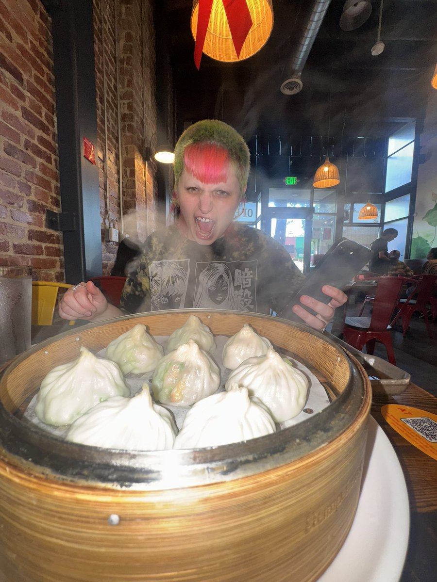 lethalxkiss's tweet photo. hex is one dumpling big https://t.co/8OIV24e10S