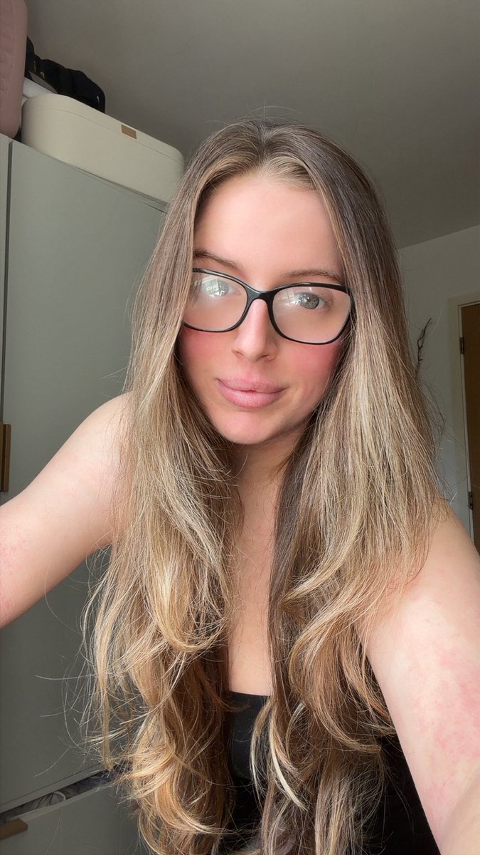 MissPeach2026's tweet photo. You can look… but you already know who’s in control. 💋🎀

#Findom #FindomUK #FindomDomme #FinDomme #PayPig #CashPig #MoneySlave #Femdom #Domme #FinancialDomination #FindomTwitter #FindomCommunity #SubmissiveMen #SpoilMe #Obey https://t.co/6wmiujs97C