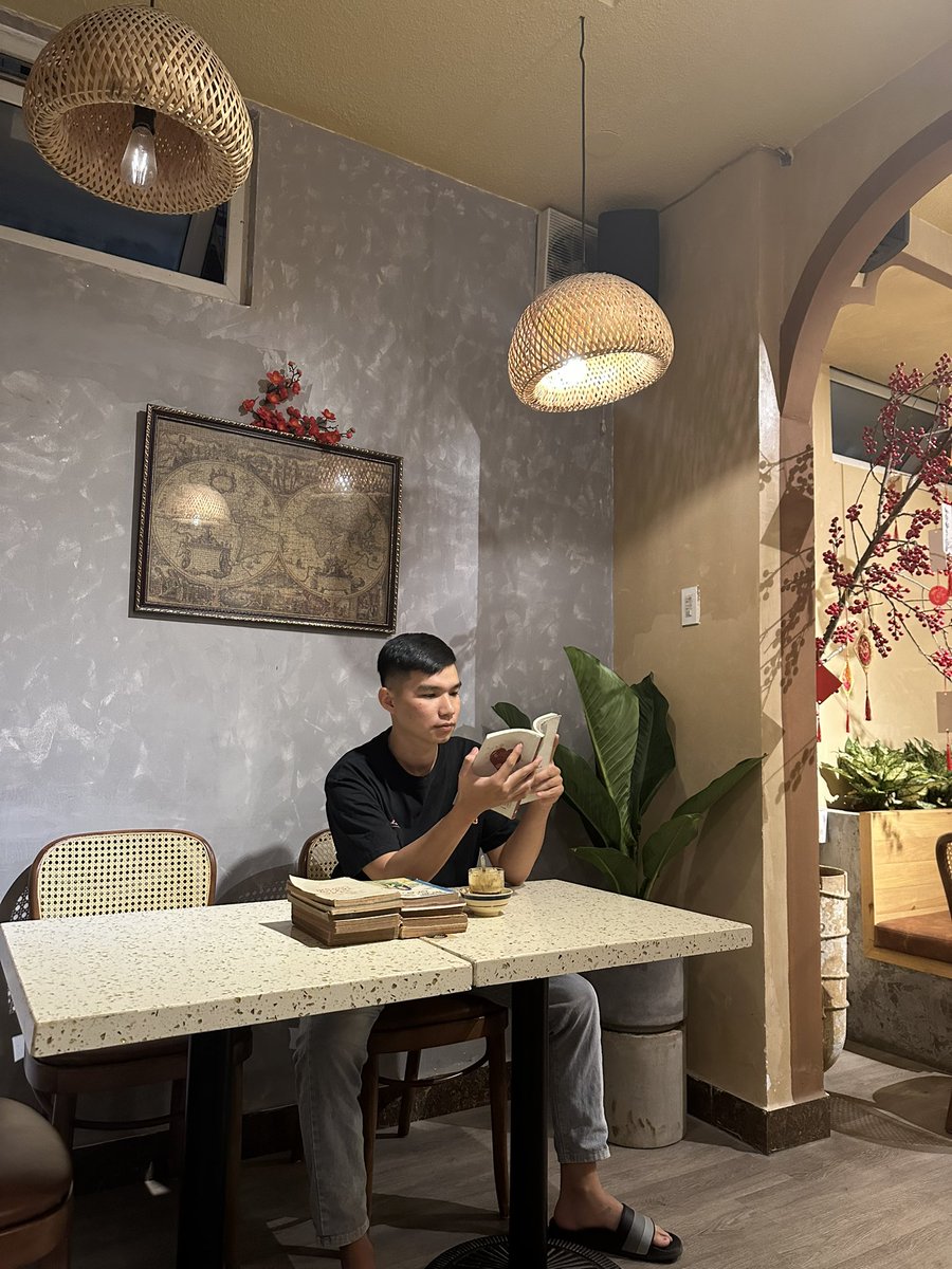 AnAnphu3441's tweet photo. Hội nghĩa tân uyên ạ. Gu thích mấy chị sn 90 đổ lại ạ nghiêm túc ạ https://t.co/H4zW2UhWOm
