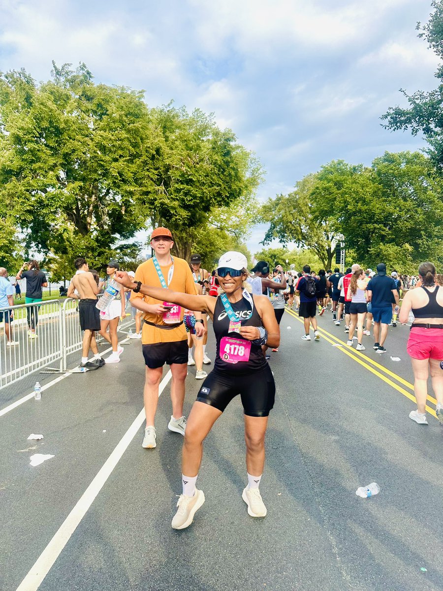 CarolinePule's tweet photo. #RunWithCP🏃‍♀️🏅💙❤️ Yasss! 🤩 #DCHalfMarathon 13.1 miles race done and dusted!💪🔥The most beautiful race in the heart of Washington, DC🇺🇸 and a scenic route, wow. It felt super great and I was so happy to be back on the road racing again in prep for the @marinecorpsmarathon 🙏😇 https://t.co/3rA99CPFcF