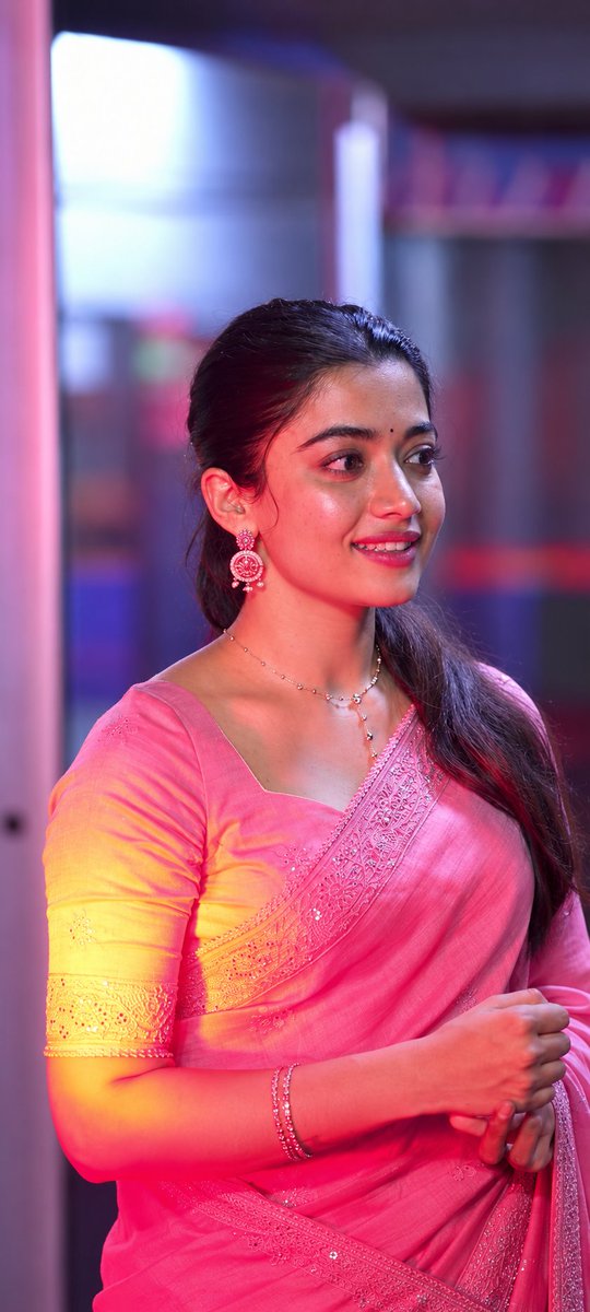FaceCardHD_'s tweet photo. Rashmika 🩷✨ https://t.co/OOAvmJda12