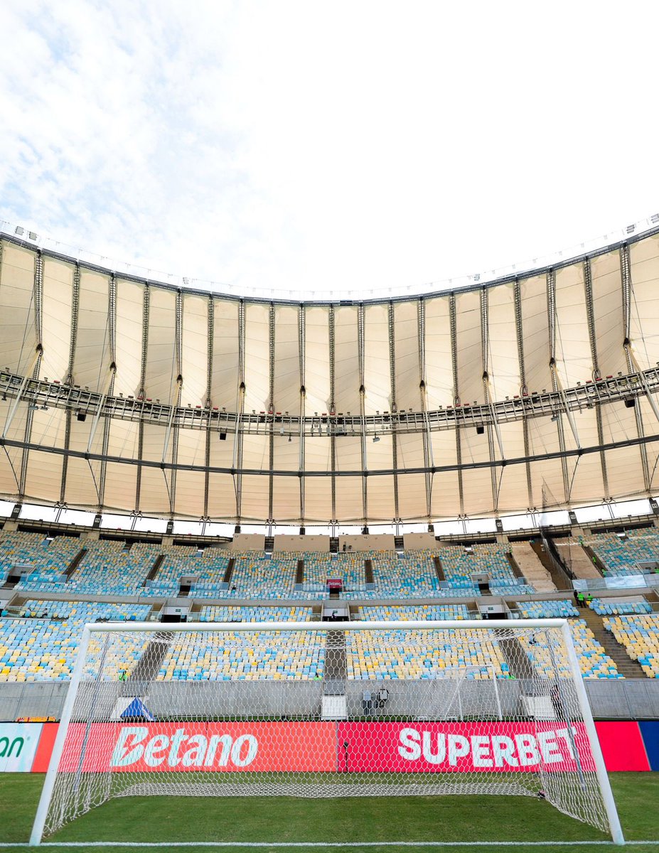 Flamengo's tweet photo. DOMINGO DE MARACA! Às 18h30, o Mengão enfrenta o RB Bragantino pelo @Brasileirao! VAMOS EM BUSCA DOS 3 PONTOS! 🏟️🟥⬛️

#FLAxRBB https://t.co/dOsO00V94y