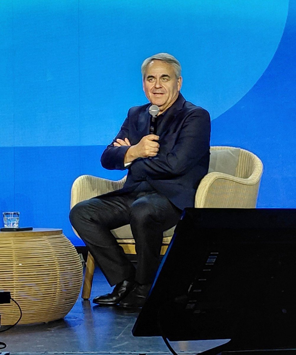 LefebvreFred59's tweet photo. De retour des #URMODEM.
Un week-end sous le signe de la réflexion collective autour de @bayrou, @MFesneau @jnbarrot @maudgatel. Avec mes collègues du @GroupeMDRAHDF, nous avons eu le plaisir d'accueillir @xavierbertrand avec qui nous travaillons en confiance depuis 10 ans. https://t.co/eNnw0X3x7J