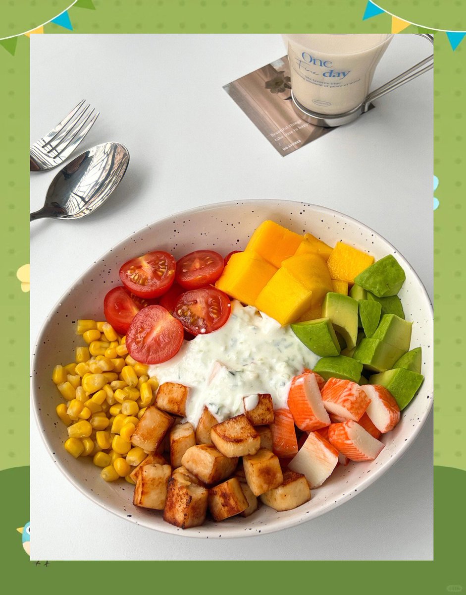 alisk183226's tweet photo. This 5-min no-cook meal is my go-to for fat loss: grilled chicken strips, cherry tomatoes, cucumber slices u0026 a tbsp of Greek yogurt dip—light, protein-packed, and totally satisfying, no fancy prep needed! https://t.co/kTzKBSxLxE