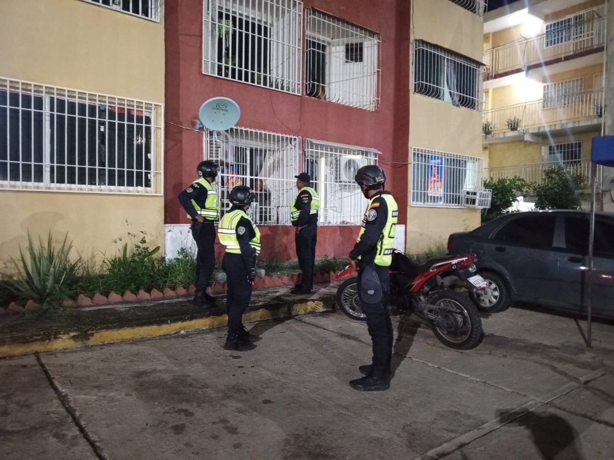 pcristobalrojas's tweet photo. || Enmarcado en las estrategias para el resguardo ciudadano y el mantenimiento del orden público, el CPMBCR , en acción conjunta con la IAPEM, concluyó exitosamente un despliegue de seguridad nocturno y patrullaje preventivo en diversos sectores de la jurisdicción. https://t.co/nSlU8cC0nt