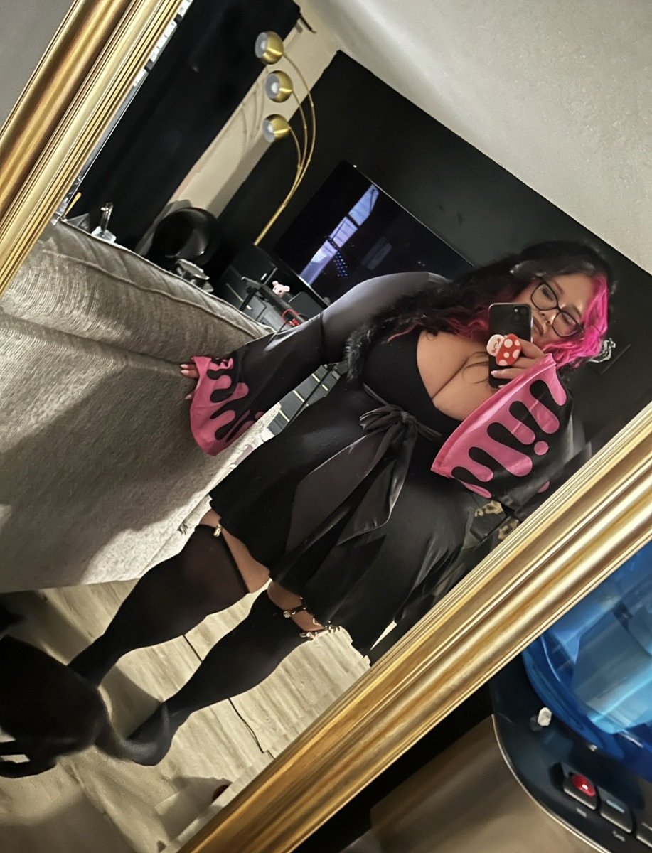 XOXOLidiaxo's tweet photo. Seduce &amp; Destroy 💕🐈‍⬛ https://t.co/AgQDAhwWSv