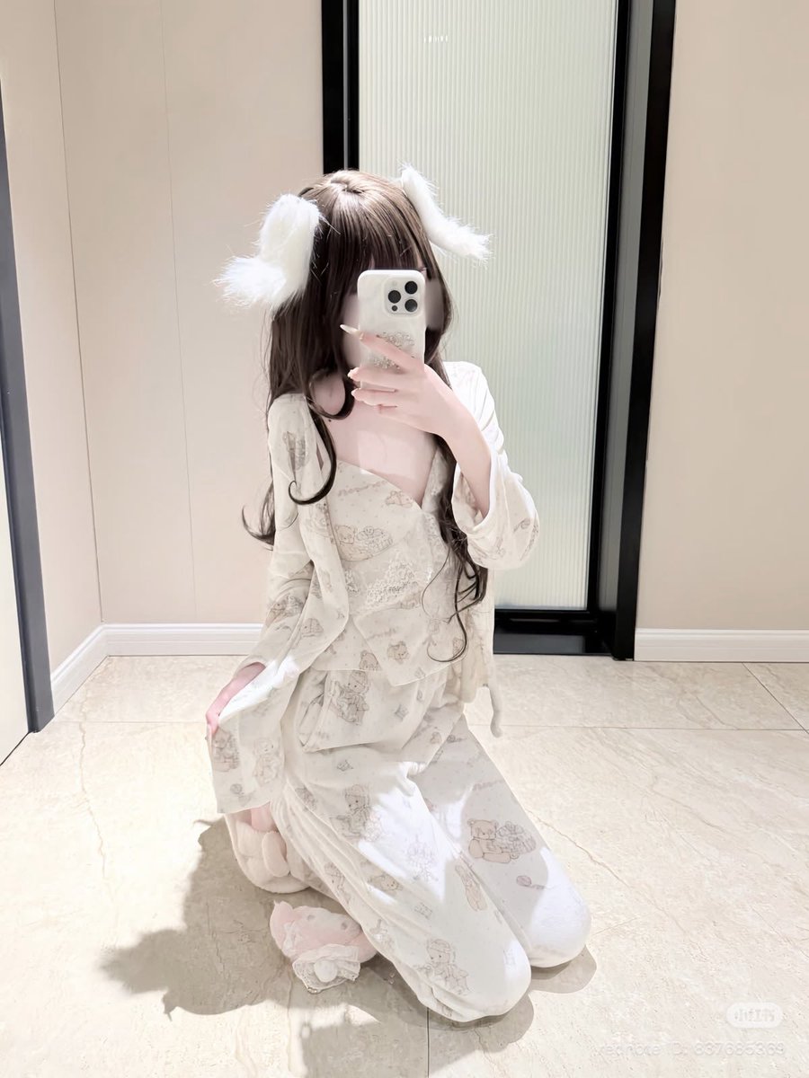 puregres's tweet photo. She’s so cute #thinspo https://t.co/KtWFObbZDo