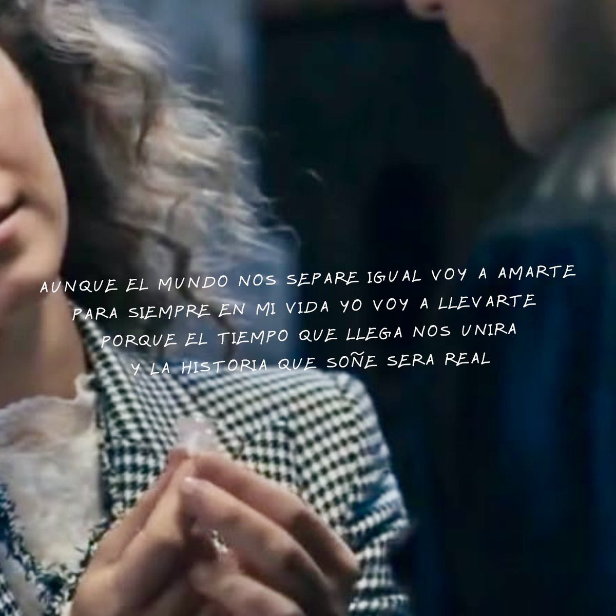 butterflysbrain's tweet photo. os/mini au #marrey

— PRISÉ —

él escribió canciones sobre ella y después aprendió a vivir sin ella; cinco años más tarde, un amuleto los vuelve a encontrar en buenos aires, pero ella ya no es princesa y él ya no es quien era, sin embargo, el futuro todavía tiene su nombre https://t.co/oapA5Ba2k7