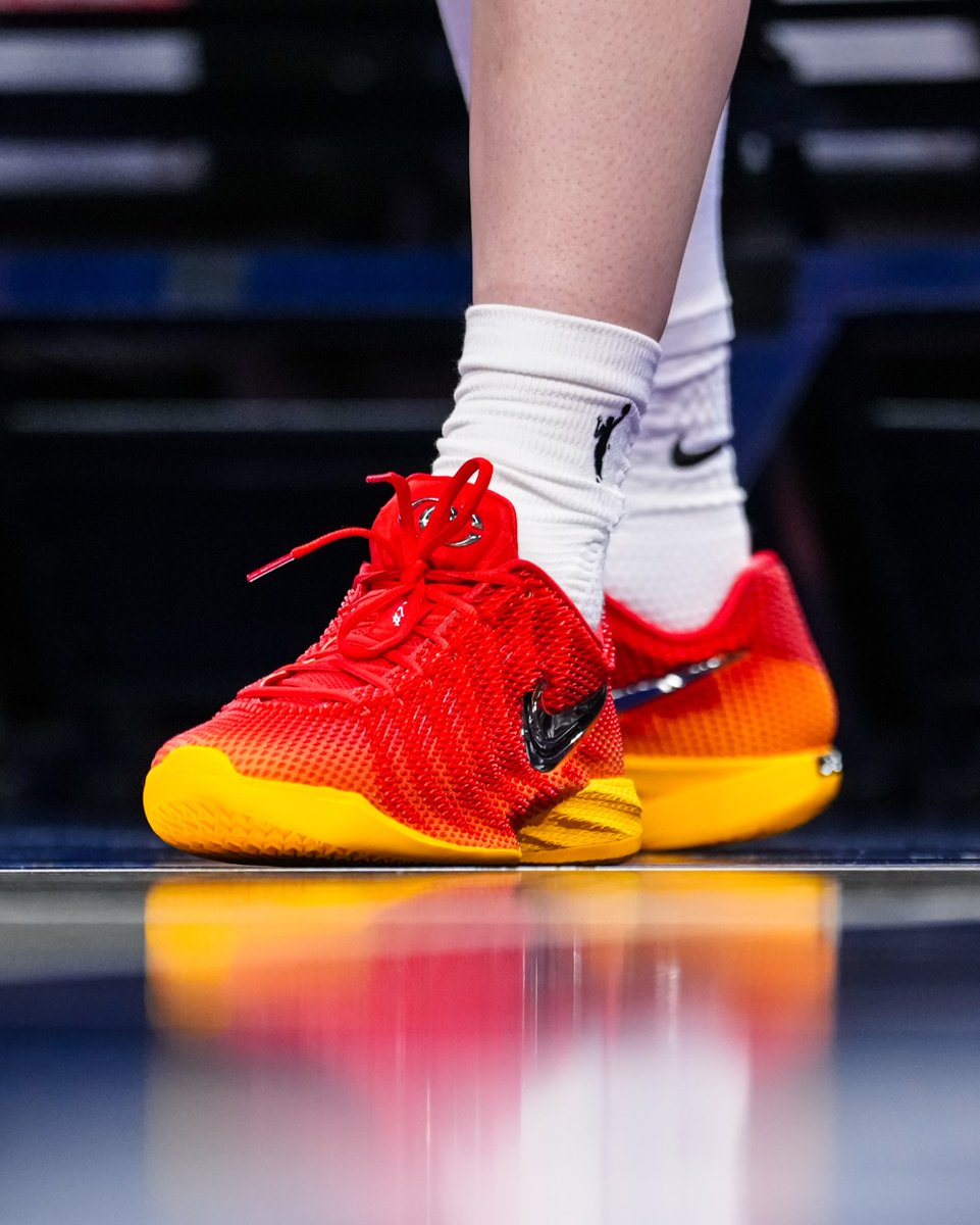 houseofheat's tweet photo. Caitlin Clark debuts her Kansas City Chiefs-inspired Nike Caitlin 1 ❤️‍🔥❤️‍🔥❤️‍🔥 https://t.co/jUv2g9bDI2
