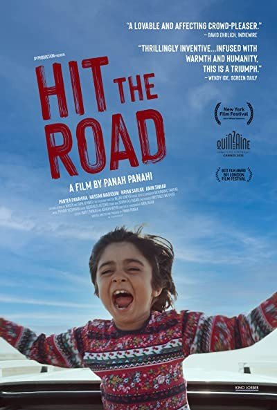 daniel_87_'s tweet photo. Günün Filmi
Hit The Road (2022)
Bu aralar İran sinemasında devam ediyorum. Büyük oğullarını kaçak yollarla baskıcı rejimden ve ülkesinden kaçırmaya çalışan dört kişilik bir İranlı ailenin hüzünlü, sürgüne ve ayrılığa giden yolculuğu kusursuz bir şekilde anlatılıyor. https://t.co/vWQ8gAuxnS