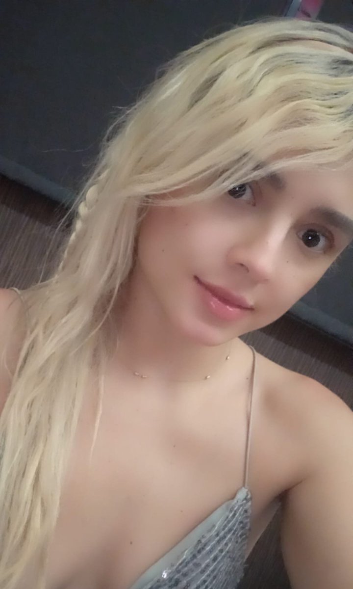 ArroyaveKww's tweet photo. Carita o Durazno 🍑 que prefieren ?
O ambas ? Besos 💋💋 #CDMX 

#Modelos #Sexy #CDMX #México  #BuenosDías #ParaTi  #NightLife #viralReel https://t.co/vbJFfGuYCD