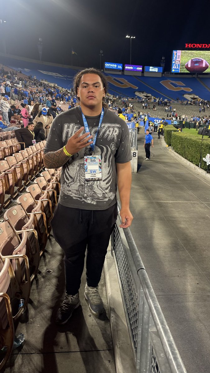 CalebPasina's tweet photo. Had a great time at the UCLA game last night vs. Purdue 4’S UP 🐻💙 @Coach_Smith61 @CoachSooto @CoachBobChesney @TreyLane_ @CoachMannello @CoachMarshawn https://t.co/Y0KL8hgY4G