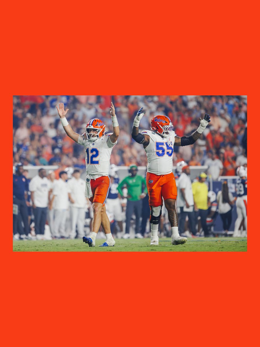 GatorsFB's tweet photo. S/o the fellas up front 🧱 https://t.co/KYO2acBM5j