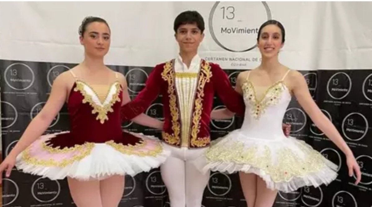 ana_marin65312's tweet photo. Álvaro Payo, del humilde barrio de Aldea Moret (Cáceres), fue escogido para estudiar en el National Ballet School d Londres, pero su madre es limpiadora y no puede pagar los estudios. La Junta de PP y VOX le niega su ayuda. Techo d cristal al talento de barrio. Si fuera torero... https://t.co/qlZTXj7aMf