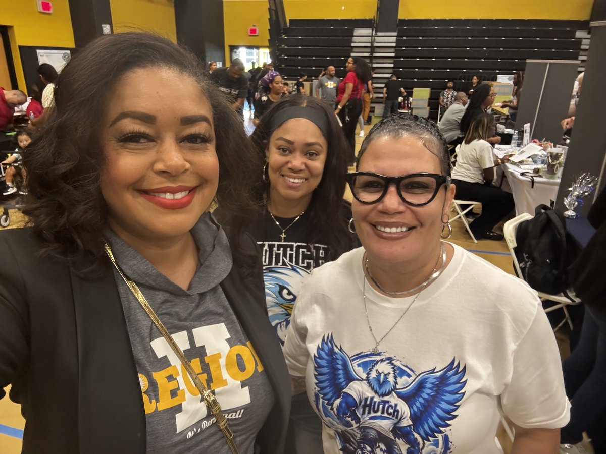 JennJones2Edu's tweet photo. Busy week in #RegionII with principal meeting and #FAMjam but I've learned a lot. #BuiltIIWin https://t.co/XhDzyK9bFl