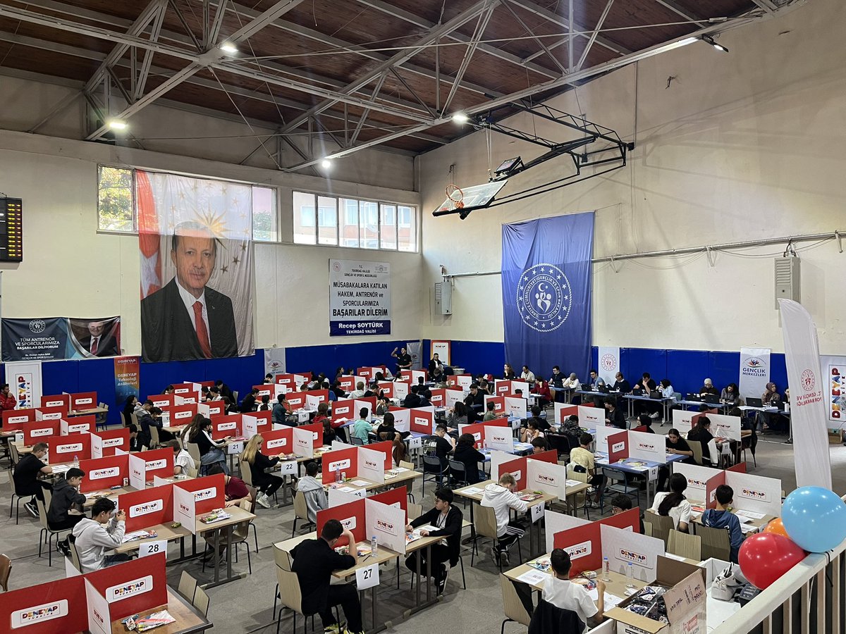 GSB_CorluGM's tweet photo. Teknoloji geliştiren bir Türkiye hedefinde, 
Geleceğin teknoloji yıldızları için; 
Bilimle büyüyen, teknolojiyle üreten nesiller için Deneyap Uygulama Sınavı gerçekleştirildi. 🚀🌟💥 https://t.co/X3pNuXJvFE