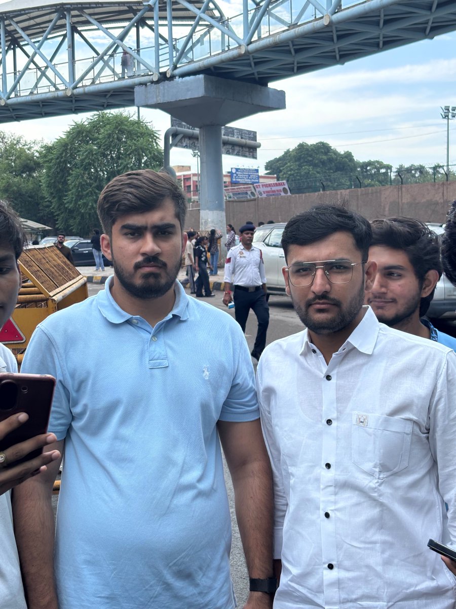 TalibKh22167013's tweet photo. जलवा था जलवा रहेगा भाई रौनक खत्री जी ❤️🤟🫂 @ronak_khatrii https://t.co/0neEK96GKT