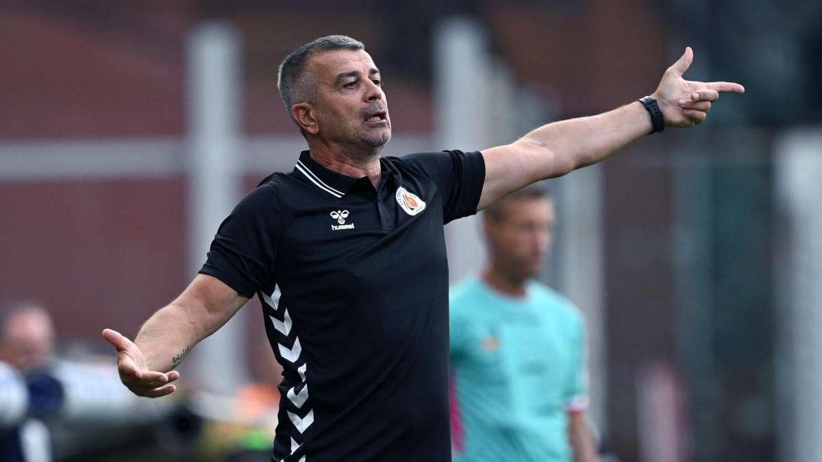 TuttoAscoli's tweet photo. CorrAdriatico - "Mi hanno commosso": Vittoria di cuore, tecnica e corsa per i bianconeri di Francesco Tomei. L'Ascoli - ora terzo in classifica - vince ancora in rimonta, dopo il successo al Bentegodi. https://t.co/uCA21fidUh #ascoli #ascolicalcio #ascolipicchio https://t.co/Ai5YGntGhf