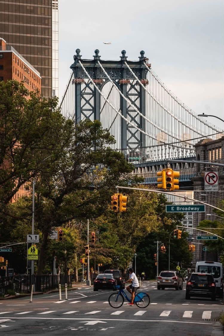 earthviewss1's tweet photo. Autumn in New York 🇺🇸🍂 https://t.co/FYr28p849N