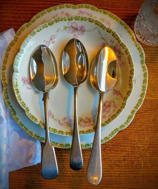 etiquipedia's tweet photo. During the period there was great focus on silently keeping a gentleman’s mustache free of foods and liquids. —#Etiquipedia: Soup in a Mustachioed #GildedAge https://t.co/bZ3fseUCzI https://t.co/MNF3XcNwn9