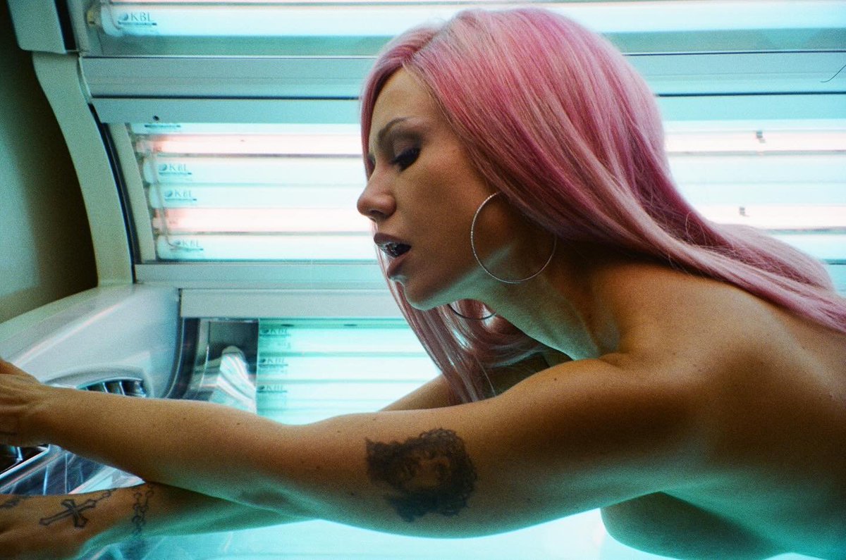 slayyyterarg's tweet photo. "No Comma" was released two years ago today. https://t.co/D2z1Uy3q9Y
