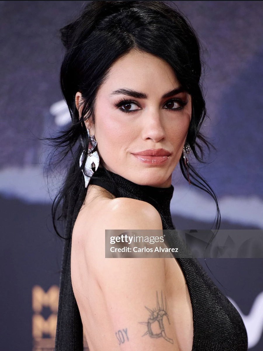 laliiloveshe's tweet photo. será consiente Pedro Rosemblat que se está por casar con la mujer más hermosa y talentosa de este planeta tierra por favor MIRA LO QUE ES https://t.co/DEG1FCWMOf