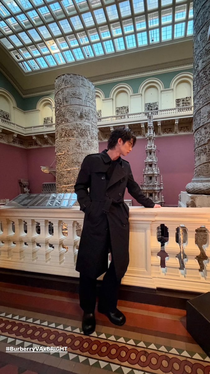 _early_b_bird's tweet photo. หุ่นหน่ะ โอ้ยดึงดูดชะมัดเลย🫠🫠🫠

#BurberryVAxBright
#BurberryxBright
#Burberry #bbrightvc https://t.co/IU2389ogg1
