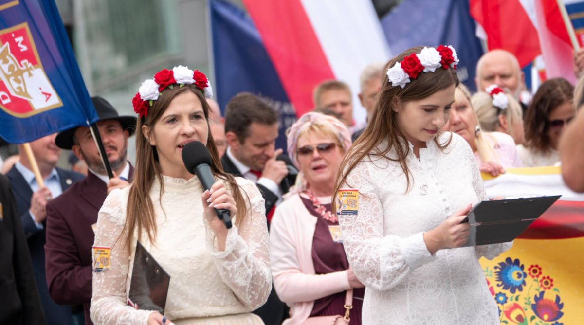 SylwialecSylwia's tweet photo. Za nami 20. Marsz „Polska za Pokojem”!
Dziękujemy wszystkim, którzy dziś byli z nami. Za obecność, za odwagę i za głośne przypomnienie, że Polska potrzebuje pokoju, a nie wojny.
Nie chcemy cudzej wojny na polskiej ziemi. Nie chcemy, aby Polacy płacili życiem za cudze interesy.
TAK dla pokoju! 🇵🇱
NIE dla wojny!
Polska za Pokojem!