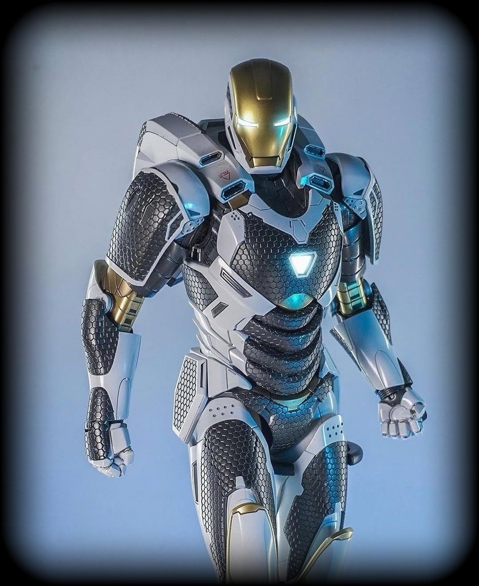 WhiteFoxNinja21's tweet photo. So one of my favorite Iron-man armors are mark 39 Gemini, and the Starboost Armor from the avengers game, so I decided to fuse them and make them into one, and make it as a skin concept simply out of curiosity too.

#Fortnite #fortniteart #fortniteconcept #concept #marvel #IronMan #digitalart

and of course there's a few styles including a mask off.