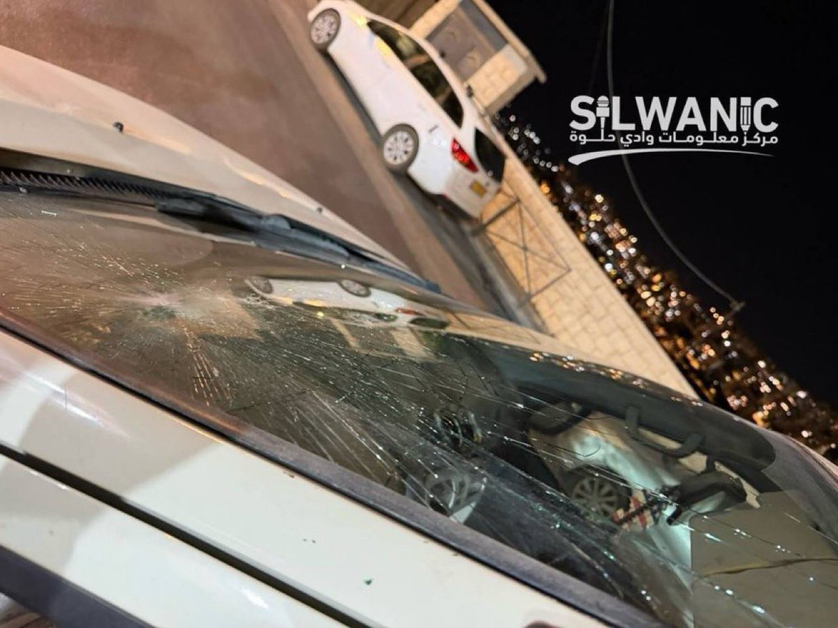 Mooonrn1c's tweet photo. مستوطنون يرشقون عدد من المركبات بالحجارة بالقرب من مدخل قرية أم طوبا في القدس.

Settlers pelted several vehicles with stones near the entrance to the village of Umm Tuba in Jerusalem https://t.co/sfulJBNRoB