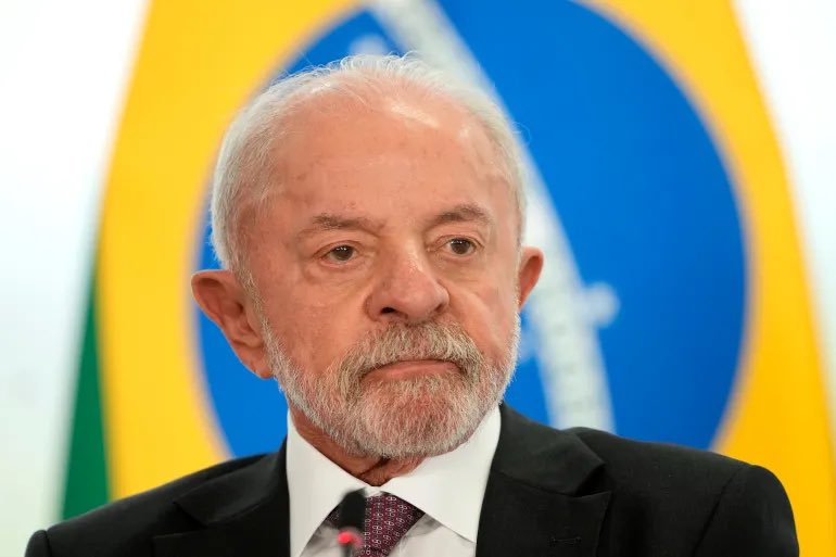 pesquisas_elige's tweet photo. 🚨URGENTE: O Presidente @LulaOficial (PT) VAI VOLTAR A LIDERAR no cenário de 2º turno da pesquisa QUAEST, segundo a projeção do @pesquisas_elige!

📰🇧🇷Prováveis dados:

🔴Lula (PT): 42% (+2%)
🔵Flávio Bolsonaro (PL): 41% (-1%)

👍Aprovação ao Governo @LulaOficial (PT)

✅Bom/ótimo: 35% (+1%)
📉Ruim/péssimo: 37% (-1%)

✅Aprovam: 45% (+2%)
📉Reprovam: 49% (-1%)

🗞️Os dados oficiais serão divulgados amanhã!