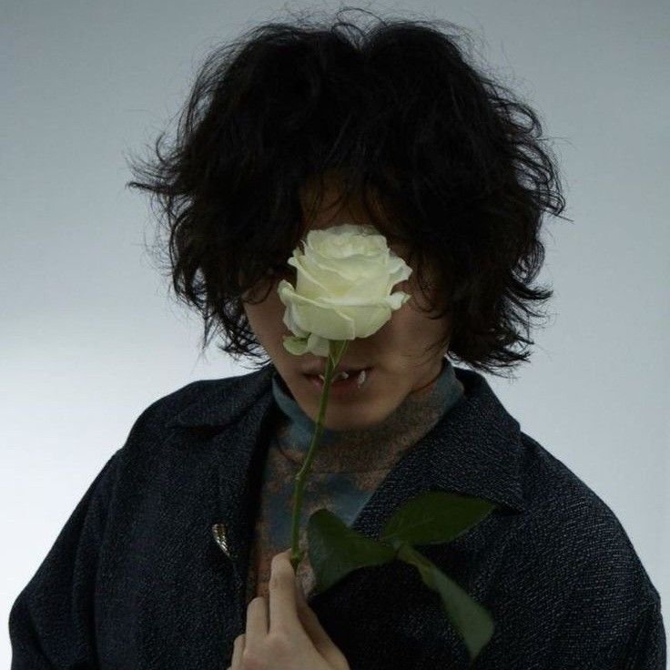 Omotease's tweet photo. how does pinterest see you

🫀 singer
🫀 lyrics
🫀 film
🫀 character

I think they fits ngl https://t.co/OrJiDT074m