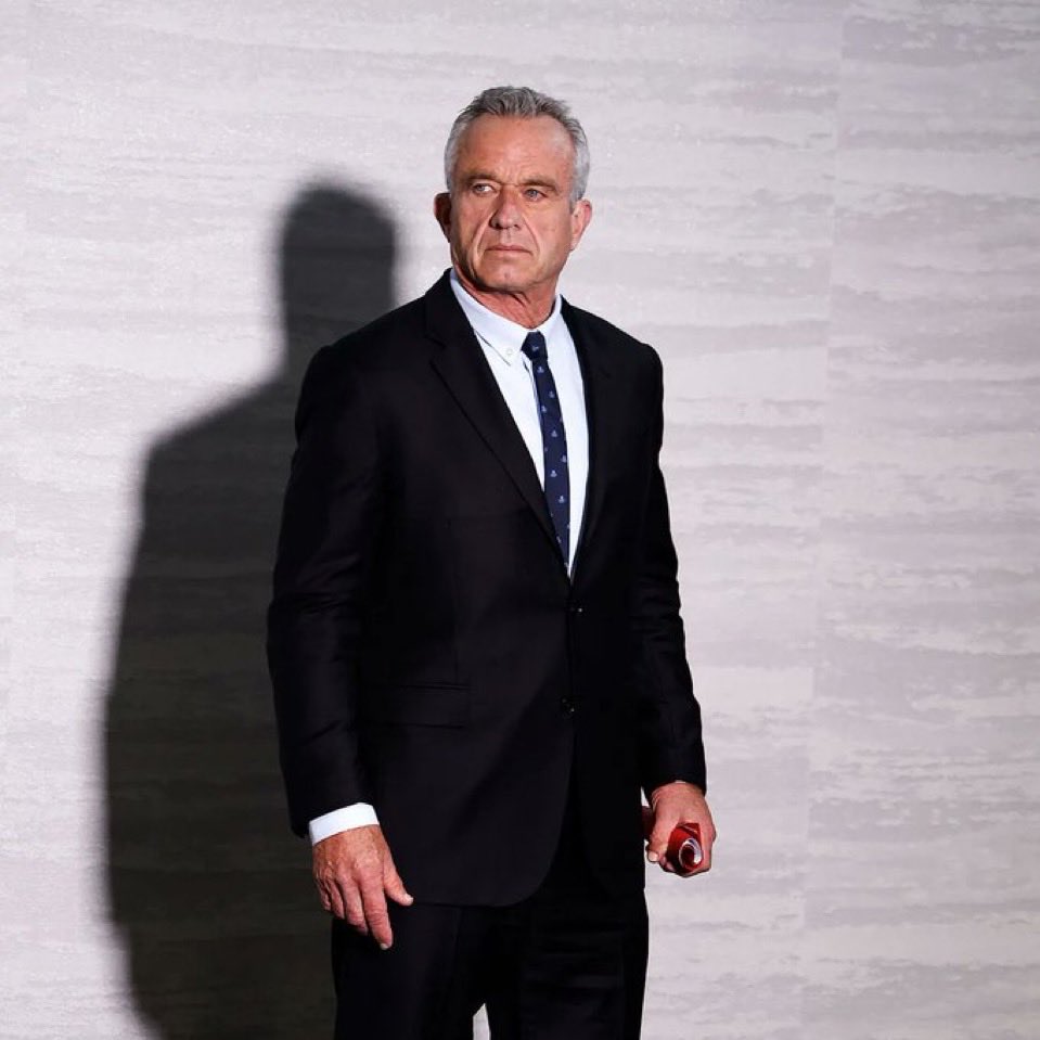 DeepLeaksHQ's tweet photo. RFK Jr: "The Pandemics are coming from labs. ALL OF THEM... Lyme, COVID, RSV, HIV & Spanish Flu came out of a vaccine lab."

"Gain-of-Function Vaccine research has created the worst plagues in our history."

"We can go down the whole list of diseases... It’s just a disaster. It’s given us no benefits. It’s given us everything from Lyme disease to Covid, and many many other diseases. RSV, which is now one of the biggest killers of children, came out of a vaccine lab."

"There’s strong evidence that even Spanish flu came from vaccine research."

"There’s plenty of evidence that HIV also came from a vaccine gain-of-function lab program. "

"The 'PANDEMICS' are coming from labs... ALL OF THEM."