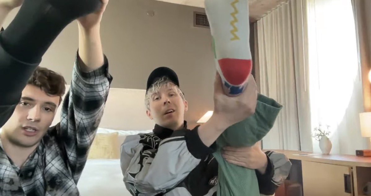 theamazingphil's tweet photo. if you’re wondering how the gay bed live is going https://t.co/6F0pvl9N0J