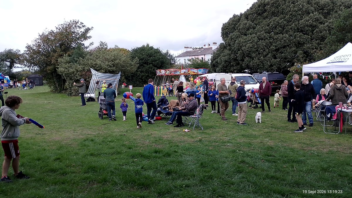 FoWSG1's tweet photo. Thankyou to everyone who came along to Marine Garden yesterday and helped make our Annual Fete a success. 
A special thanks to those who helped set up and clear away, especially the morning session who were out early in the rain getting everything ready. https://t.co/SNPYtnXwBV