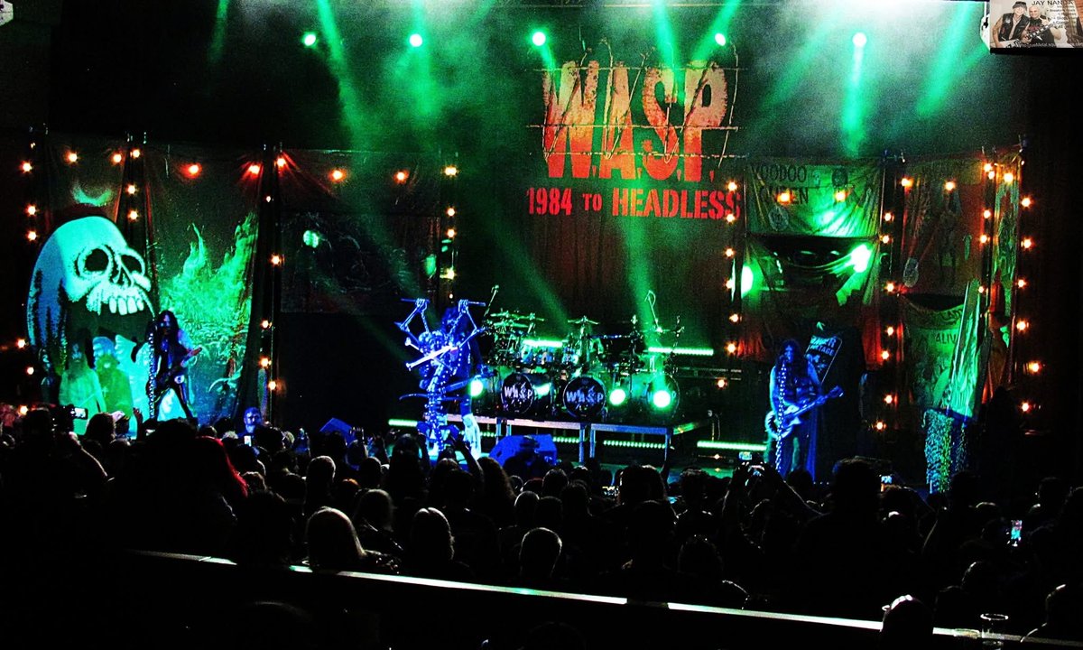 Hawkeyedude93's tweet photo. Enjoy some appetizers of my #AlamoTrueMetal coverage to come from last night's @WASPOfficial @KKsPriest gig @TheAztecTheatre that will have setlists, album links &amp; videos: @LiveNation 

#WASP #KKsPriest #RockConcerts #AztecTheatre #SanAntonio #JudasPriest https://t.co/cL1ySJyKPu