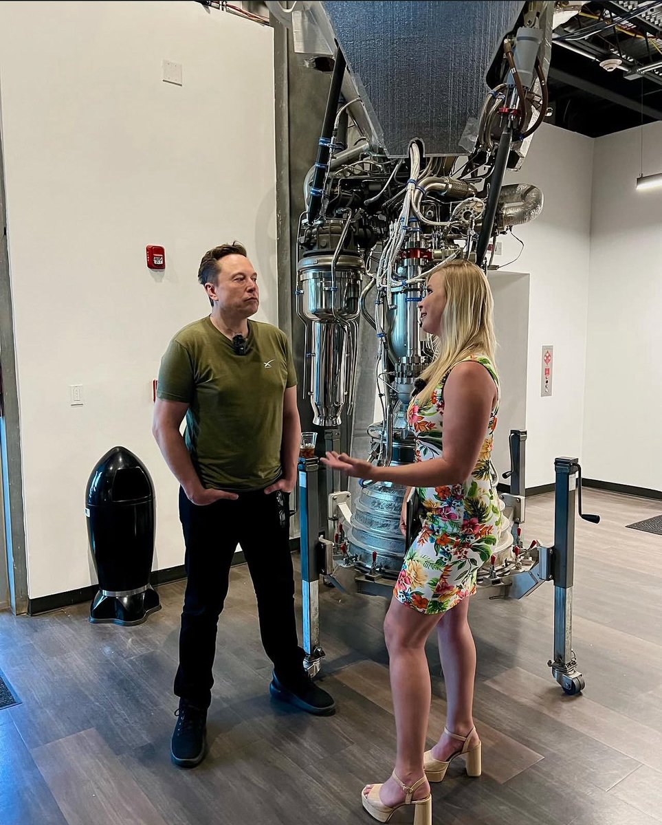 stephanenspace's tweet photo. Taking to my favorite visionary #spacex https://t.co/yCz2TpBD1q